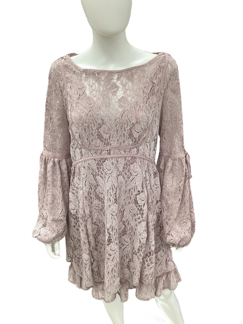 Free People Dress Women’s SZ M Lace Ballon Sleeves Knee Length Light Mauve Color